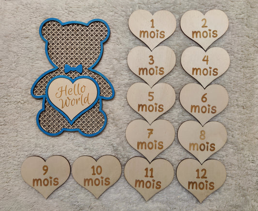 Carte étape bébé - tableau première année avec ours gravé et cœurs mensuels personnalisables