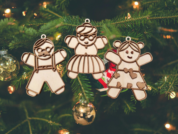 Lot de trois décorations en bois - Famille pain d'épices