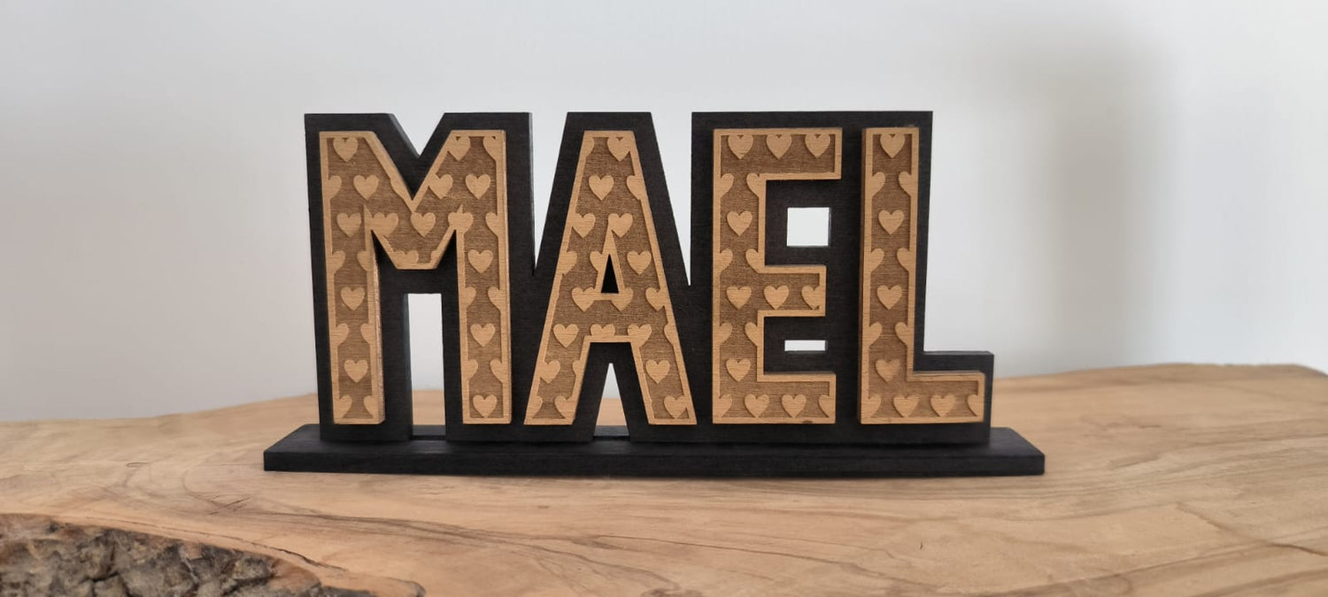Décoration en Bois Gravé